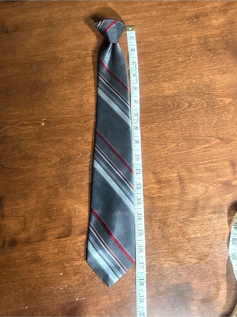Golden Clasp Prince Consort Striped Tie in Gray & Red NWT